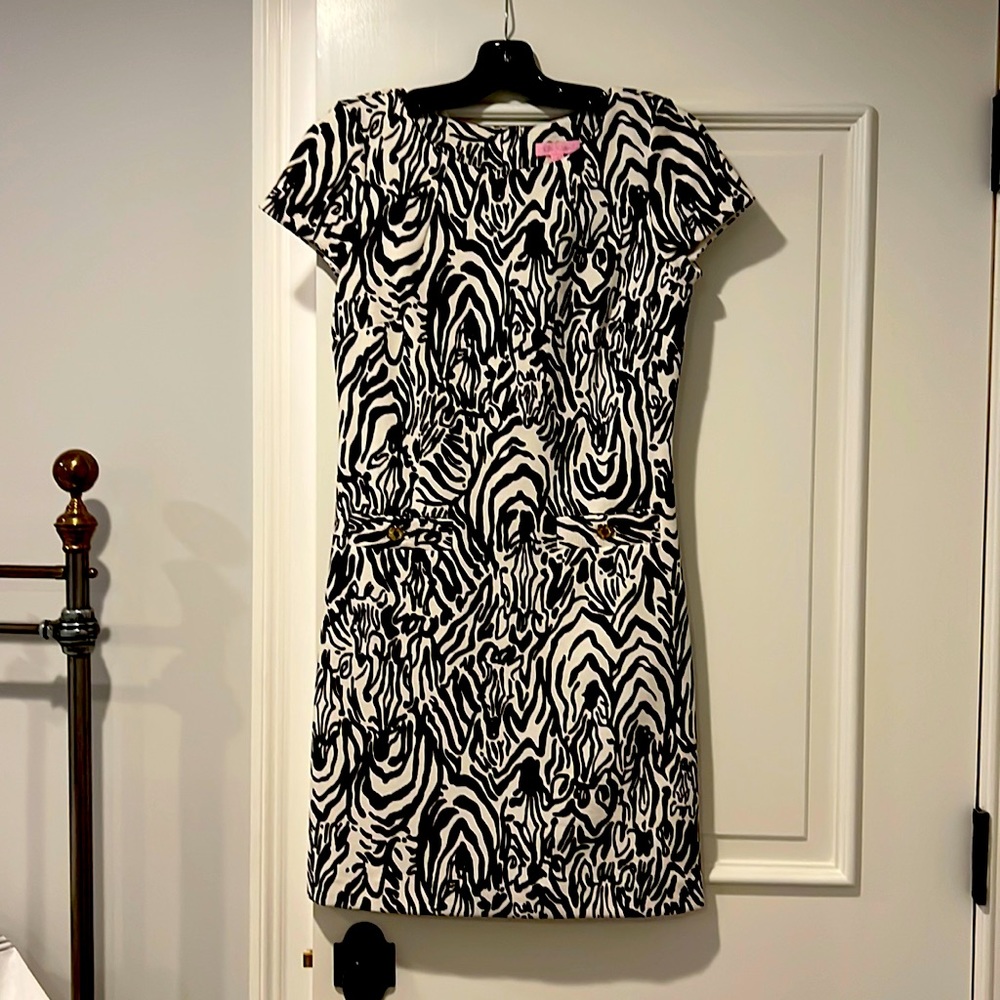 cap sleeve knee length dress